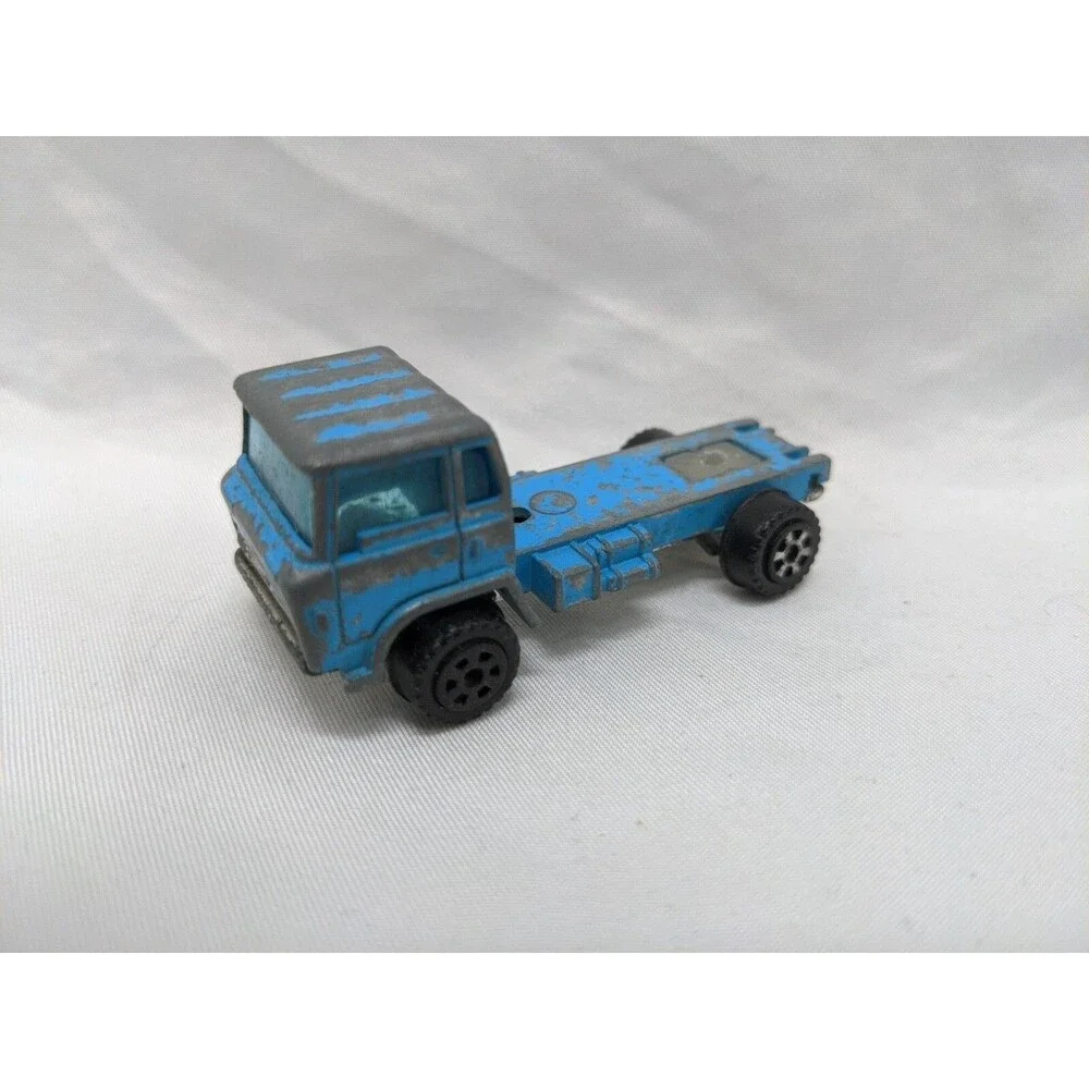 Yat Ming vintage blue
